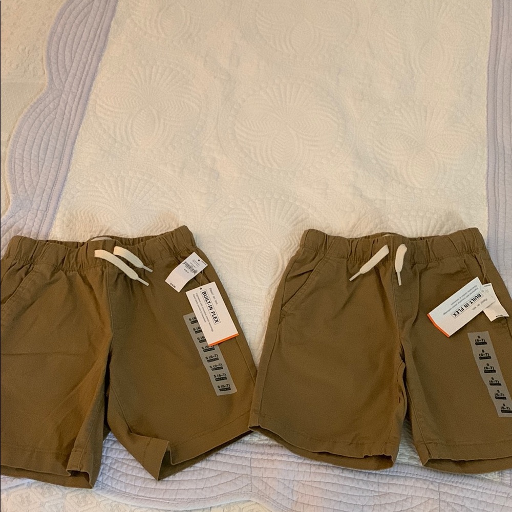 Old Navy Built-In Flex khaki shorts (2 pairs)